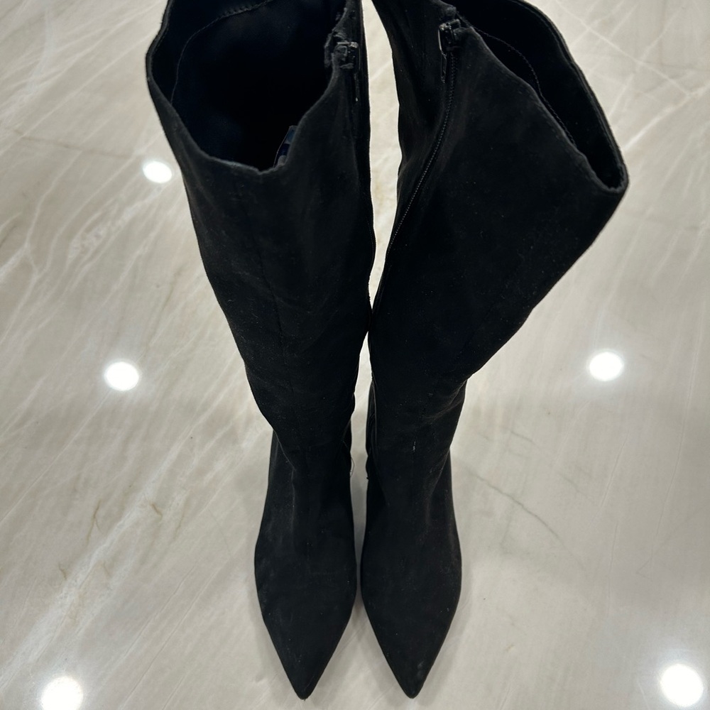 Elegant Black Women's Boots. Only worn 1 time. Excellent condition